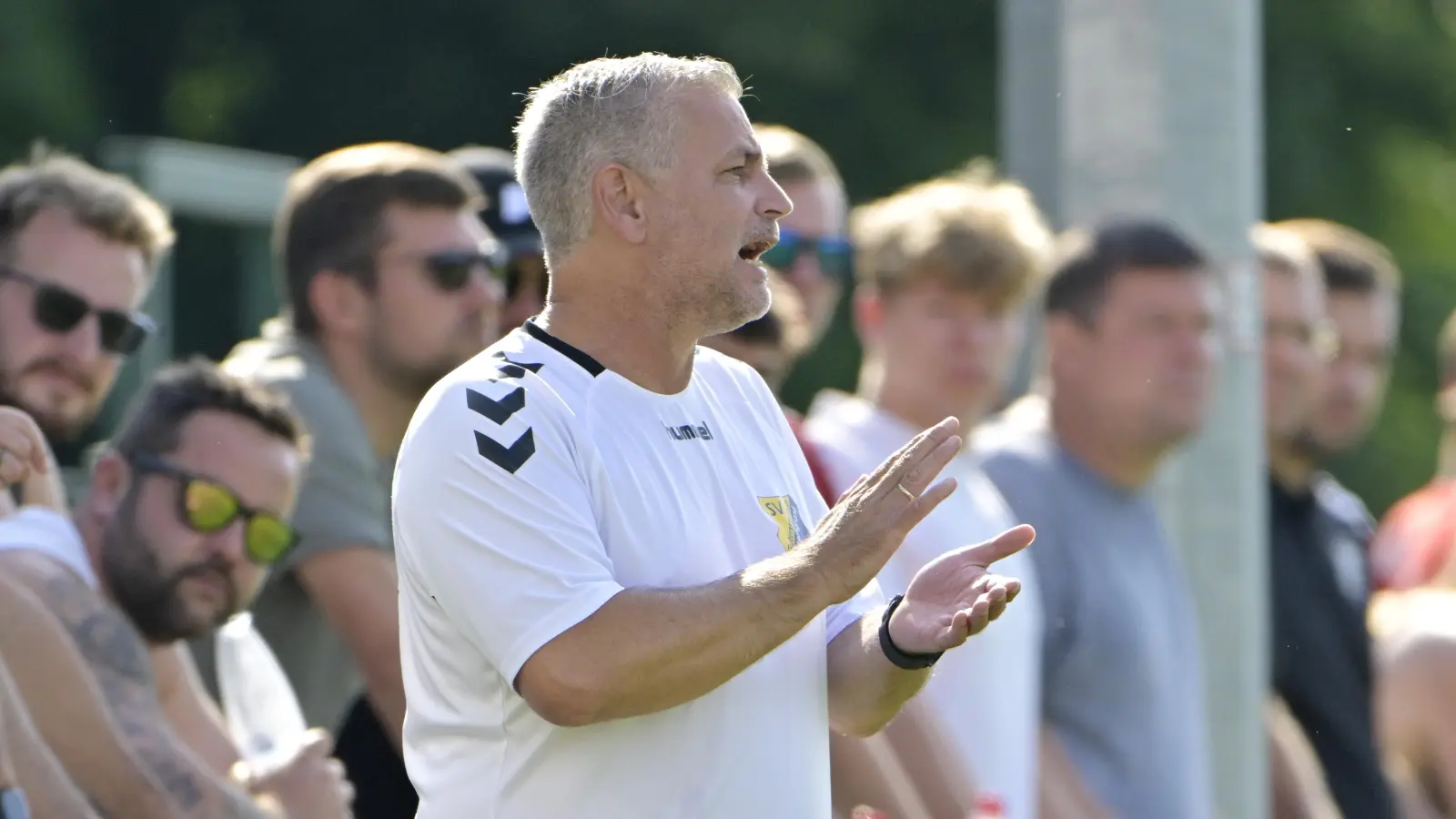 Sonnige Zeiten im Steinachgrund: Auch Trainer Thomas Guter hatte mehrfach Grund, sein Team zu beklatschen. (Foto: Martin Rügner)