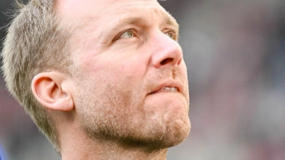 Sportdirektor Benni Weber hat für Augsburg einen neuen Stürmer gefunden. (Archivbild) (Foto: Harry Langer/dpa)