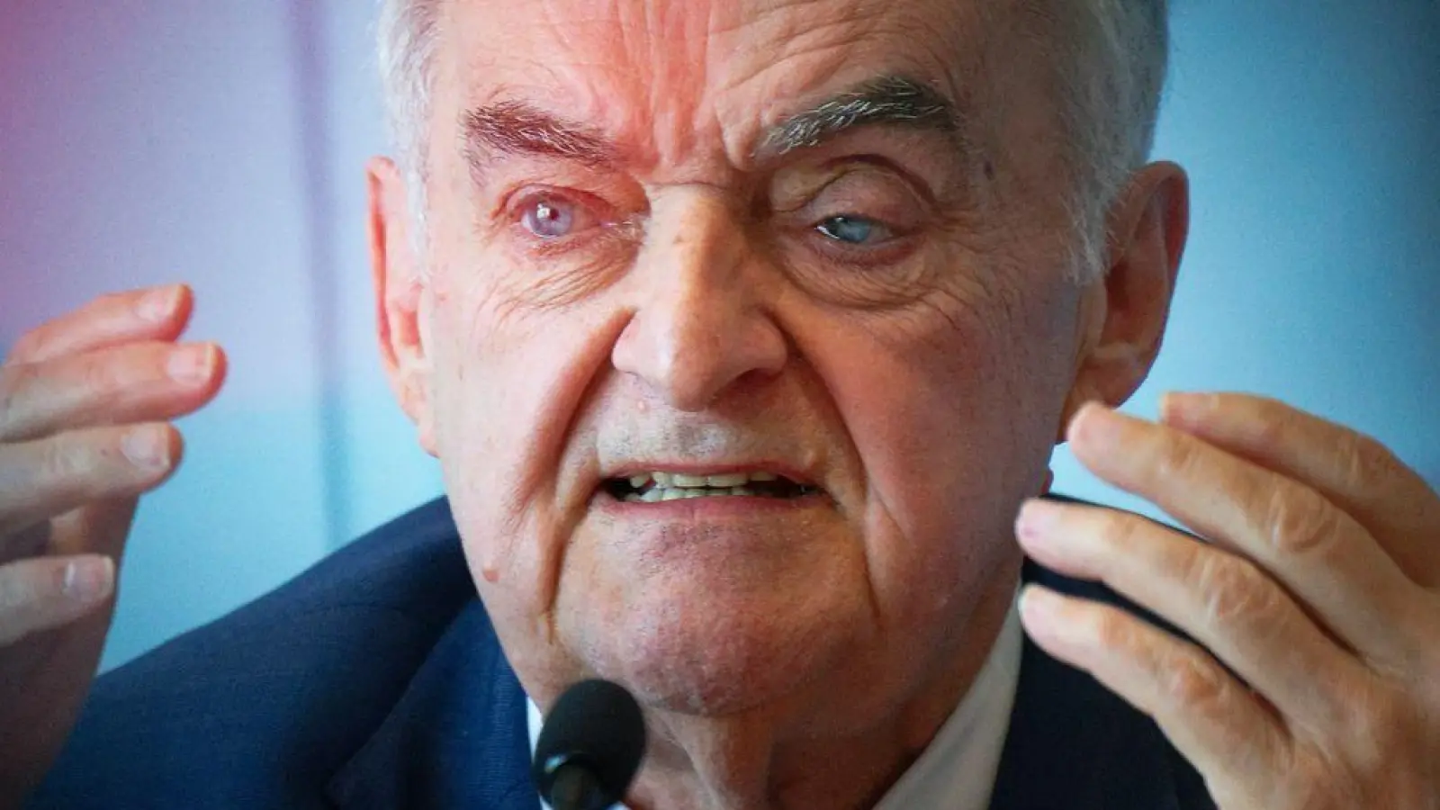 NRW-Innenminister Herbert Reul (CDU) liegt nach einem Sturz im Krankenhaus (Archivbild) (Foto: Henning Kaiser/dpa)