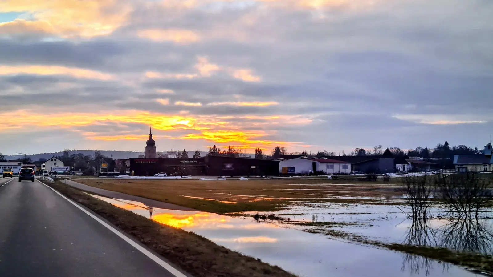 Land-unter-Idylle - gesehen bei Uehlfeld (Foto: Uschi Wendel)