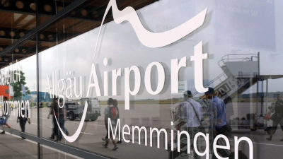 Am Flughafen Memmingen läuft ein Rettungseinsatz. (Symbolbild) (Foto: Andreas Gebert/dpa)