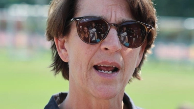  Tatjana Haenni, CEO von RB Leipzig, spricht mit Medienvertretern. (Foto: Jan Woitas/dpa)