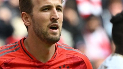 Harry Kane sah gegen Mainz die Gelbe Karte und muss nun in Leipzig zuschauen. (Foto: Peter Kneffel/dpa)