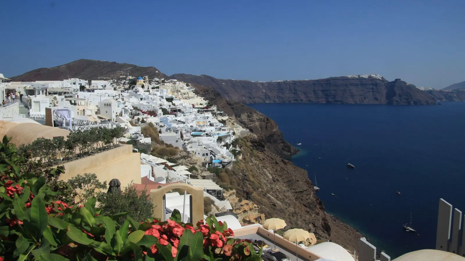 Blick auf das Häusermeer der griechischen Insel Santorini. (Foto: Cindy Riechau/dpa)