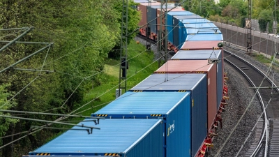Für den Einzelwagenverkehr gibt es mehr Geld von Bund. (Archivbild) (Foto: Armin Weigel/dpa)