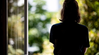 Zunahme von Essstörungen weltweit: Gesellschaftliche und soziale Veränderungen, verstärkt durch die Corona-Pandemie, werden als eine Ursache genannt. (Foto: Fabian Sommer/dpa/dpa-tmn)
