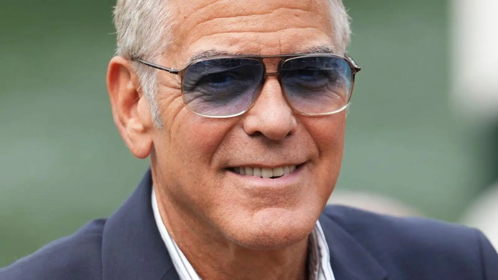 George Clooney spielt die Hauptrolle im Wettbewerbsfilm „Jay Kelly“. (Foto: Scott A Garfitt/Invision/AP/dpa)