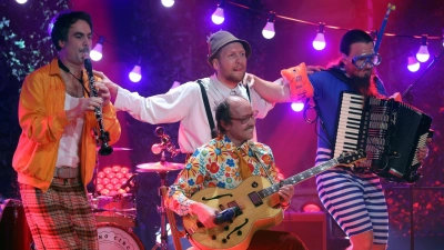 „Gankino Circus” steht bei der Generalprobe von „Fastnacht in Franken” auf der Bühne. (Foto: Karl-Josef Hildenbrand/dpa/Produktion)