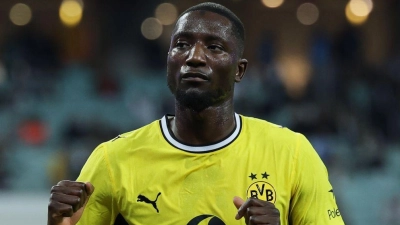 Serhou Guirassy bejubelt das frühe Führungstor des BVB. (Foto: Uncredited/AP/dpa)