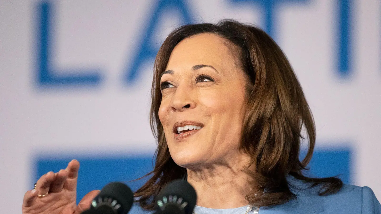 Kamala Harris blieb als US-Vizepräsidentin auffällig blass. (Archivbild) (Foto: Ronda Churchill/AP/dpa)