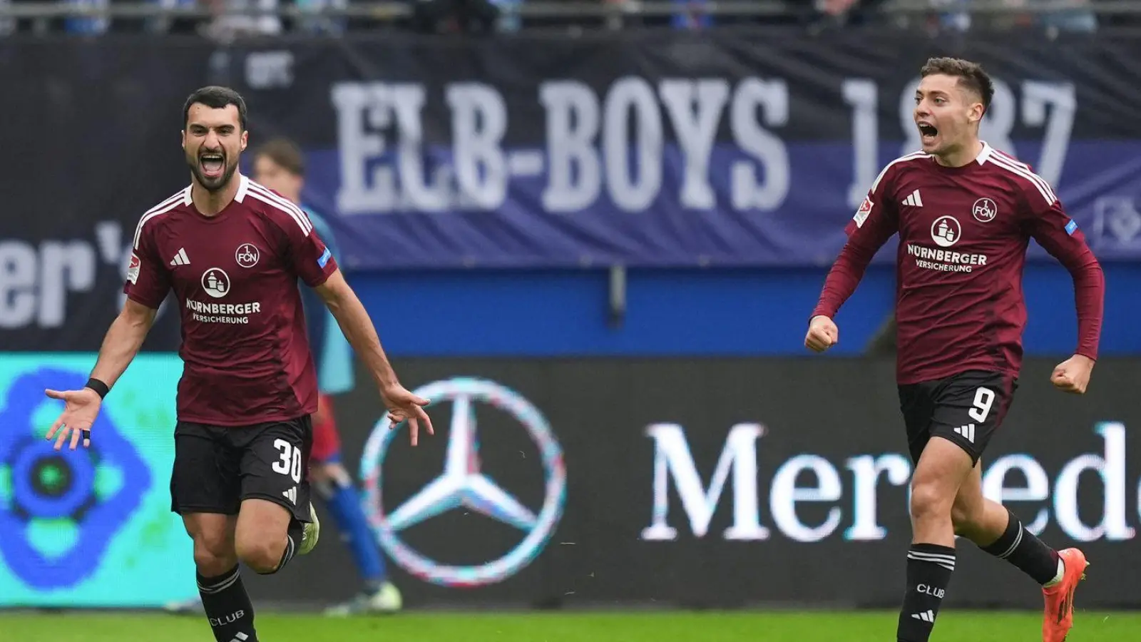 Doppelspitze gegen Darmstadt? Mahir Emreli (l) könnte nach Gelb-Sperre wieder neben Stefanos Tzimas (r) stürmen.  (Foto: Marcus Brandt/dpa)