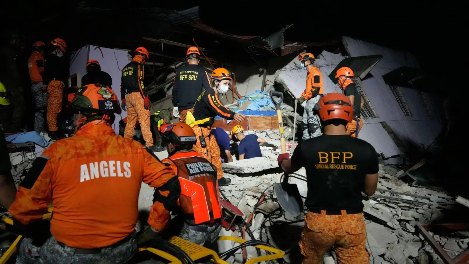 Hunderte Häuser sind bei dem schweren Beben eingestürzt. (Foto: Aaron Favila/AP/dpa)