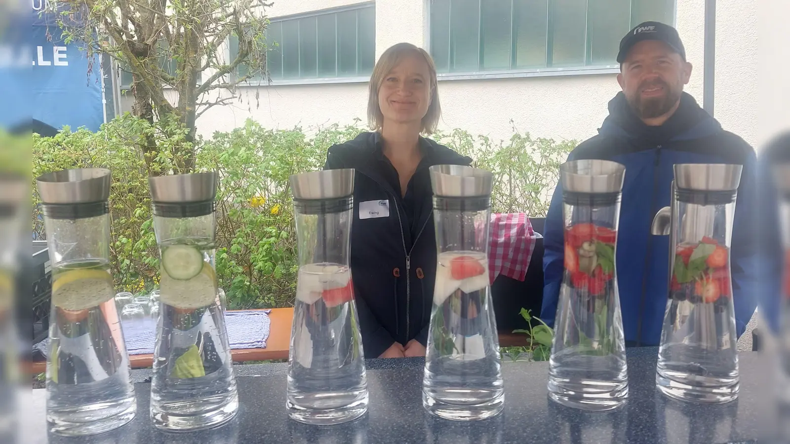 Trinkwasser lässt sich je nach Geschmack mit Früchten oder Gemüse auf natürliche Weise aromatisieren, wie die Trinkwasserbar der FWF zeigte. (Foto: Sandra Buchwald)