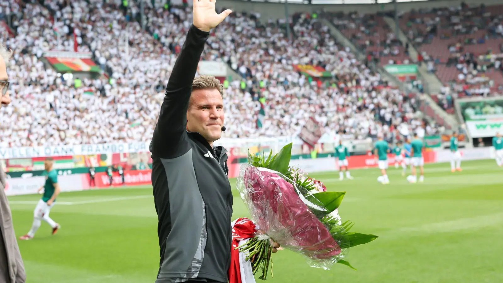 Servus Rekord-Schiedsrichter: Felix Brych beendet nach 359 Bundesligaspielen seine Karriere. (Foto: Daniel Löb/dpa)