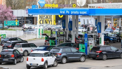 In Polen gilt vorübergehend eine gesenkte Mehrwertsteuer auf Benzin und Diesel. (Archivbild) (Foto: Patrick Pleul/dpa)