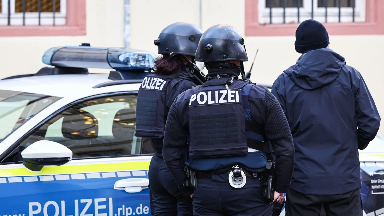 In einer Berufsschule in Osnabrück ist ein Amokalarm ausgelöst worden. (Symbolbild) (Foto: Hannes P Albert/dpa)