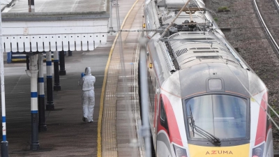 Der Schock über den Messerangriff sitzt tief, doch erste Verletzte konnten das Krankenhaus wieder verlassen. (Foto: Joe Giddens/PA Wire/dpa)