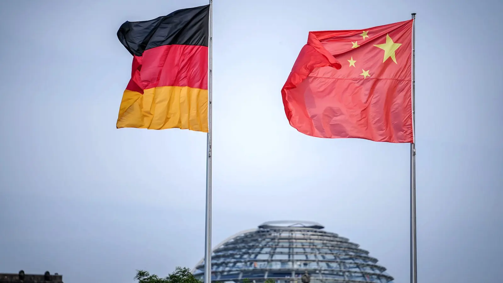 Billigprodukte fluten die Märkte, die Ausfuhr von Rohstoffen wird reglementiert: China ist ein schwieriger Handelspartner Deutschlands. (Symbolbild) (Foto: Kay Nietfeld/dpa)