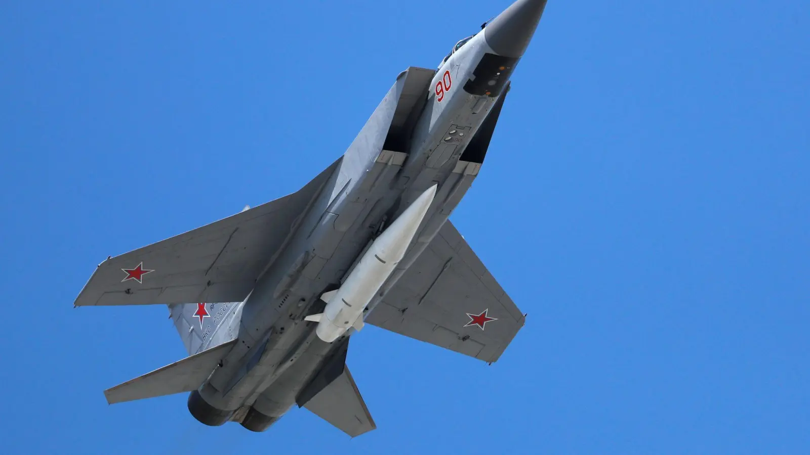 Nach estnischen Angaben waren die russischen Kampfflugzeuge im Luftraum des baltischen EU- und Nato-Landes. (Archivbild) (Foto: Pavel Golovkin/AP/dpa)