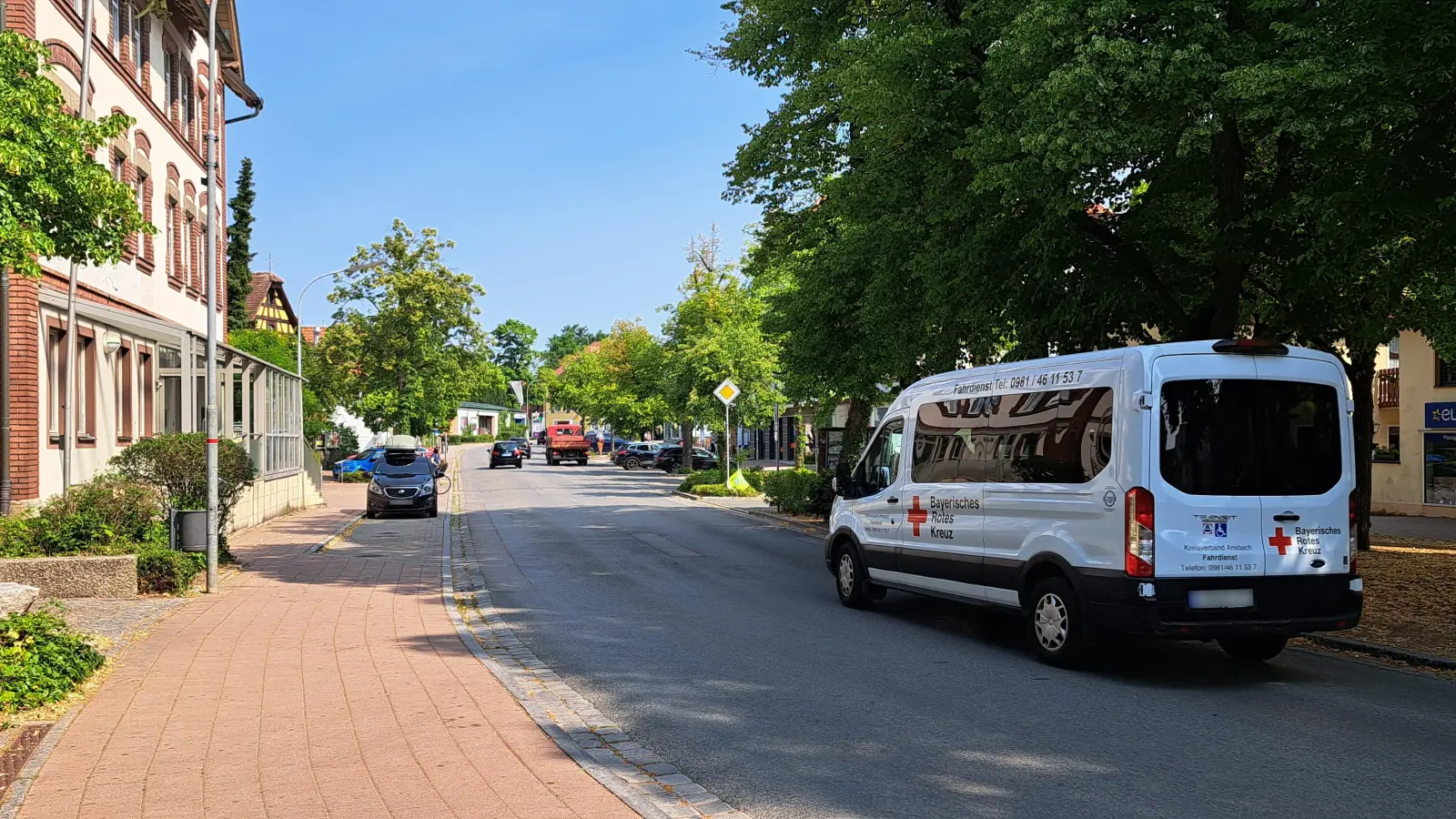 Für die Hauptstraße empfehlen die Planer einen einseitigen Schutzstreifen für Fahrradfahrer. Ob und wie das umzusetzen ist, müsste aber erst im Rahmen einer Planung überprüft werden, wie es im Gemeinderat hieß. (Foto: Florian Schwab)