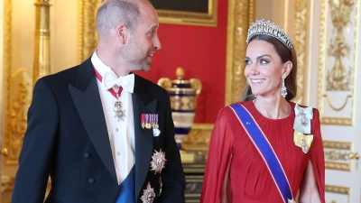 Sie haben gut lachen: Prinz William und Kate dürfen sich auf ein neues Zuhause freuen. (Archivfoto) (Foto: Chris Jackson/PA Wire/dpa)