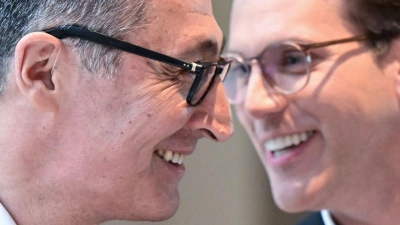 Die Stimmung zwischen Cem Özdemir und Manuel Hagel hat sich seit dem Wahlabend deutlich gebessert. (Foto: Bernd Weißbrod/dpa)