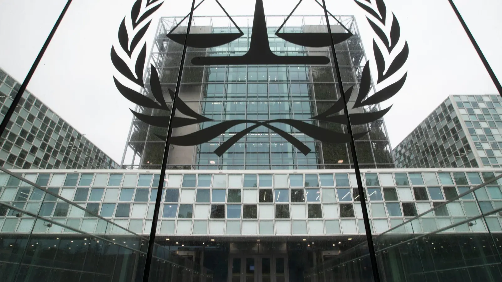 Ungarn will Teil des Weltstrafgerichts bleiben. (Archivbild) (Foto: Peter Dejong/AP/dpa)