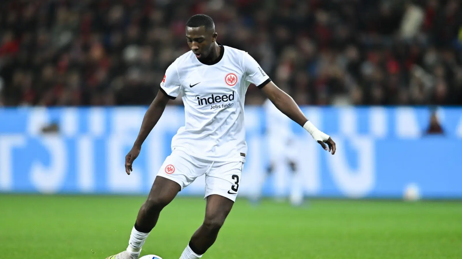 Willian Pacho fehlt Eintracht Frankfurt im Test, weil er Gespräche mit einem anderen Club führt. (Foto: Marius Becker/dpa)