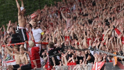 Fans von Union Berlin wollen sich bei Werder Bremen mit einer Bier-Lieferung bedanken. (Foto: Andreas Gora/dpa/Symbolbild)