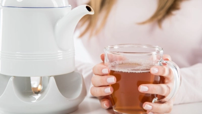 Leber und Niere entgiften schon von Natur aus: Viele Detox-Produkte wirken entwässernd, und können so den Mineralhaushalt stören. (Foto: Christin Klose/dpa-tmn)