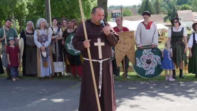 Jürgen Ebert ist Vorsitzender des Feuerwehrfördervereins von Oberrimbach. Und damit wurde er plötzlich auch zum Organisator des Mittelalterfestes zum 900. Geburtstag des Rimbachgrunds. (Foto: Martina Hinkelmann)