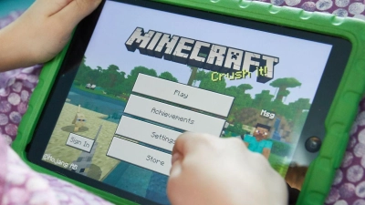 Minecraft ist vor allem bei jungen Menschen sehr beliebt. (Archivbild) (Foto: Georg Wendt/dpa)