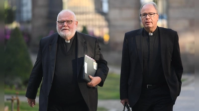 Ein Bericht über sexuellen Missbrauch im Bistum Trier in den Amtszeiten von Marx und Ackermann wird vorgelegt (Archivbild) (Foto: Arne Dedert/dpa)