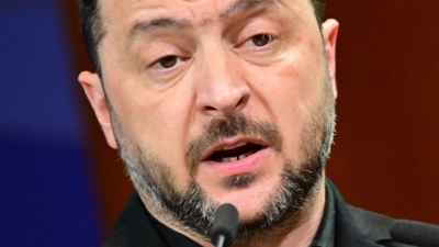 Der ukrainische Präsident Wolodymyr Selenskyj hat erstmals die bisherigen 20 Punkte für einen möglichen Friedensplan für sein Land dargelegt. (Archivbild) (Foto: Sebastian Christoph Gollnow/dpa)