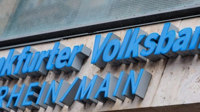 Außenansicht der Frankfurter Volksbank mit Logo. (Foto: Jörg Halisch/dpa)