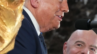 Voll des Lobes für die WM: US-Präsident Donald Trump (l.). (Foto: Jacquelyn Martin/AP/dpa)