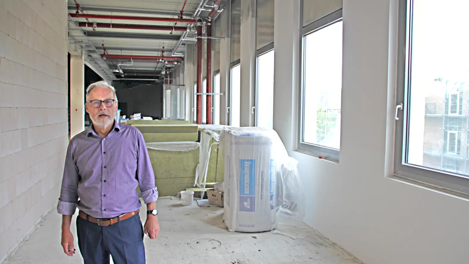 Brücken-Center-Chef Andreas Schmid freut sich über das Voranschreiten der Arbeiten.