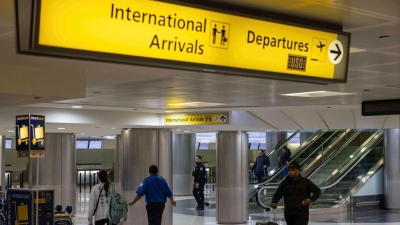 Pläne für verschärfte Einreiseregeln in die USA sorgen aktuell für Verunsicherung. (Symbolbild) (Foto: Yuki Iwamura/FR171758 AP/dpa)