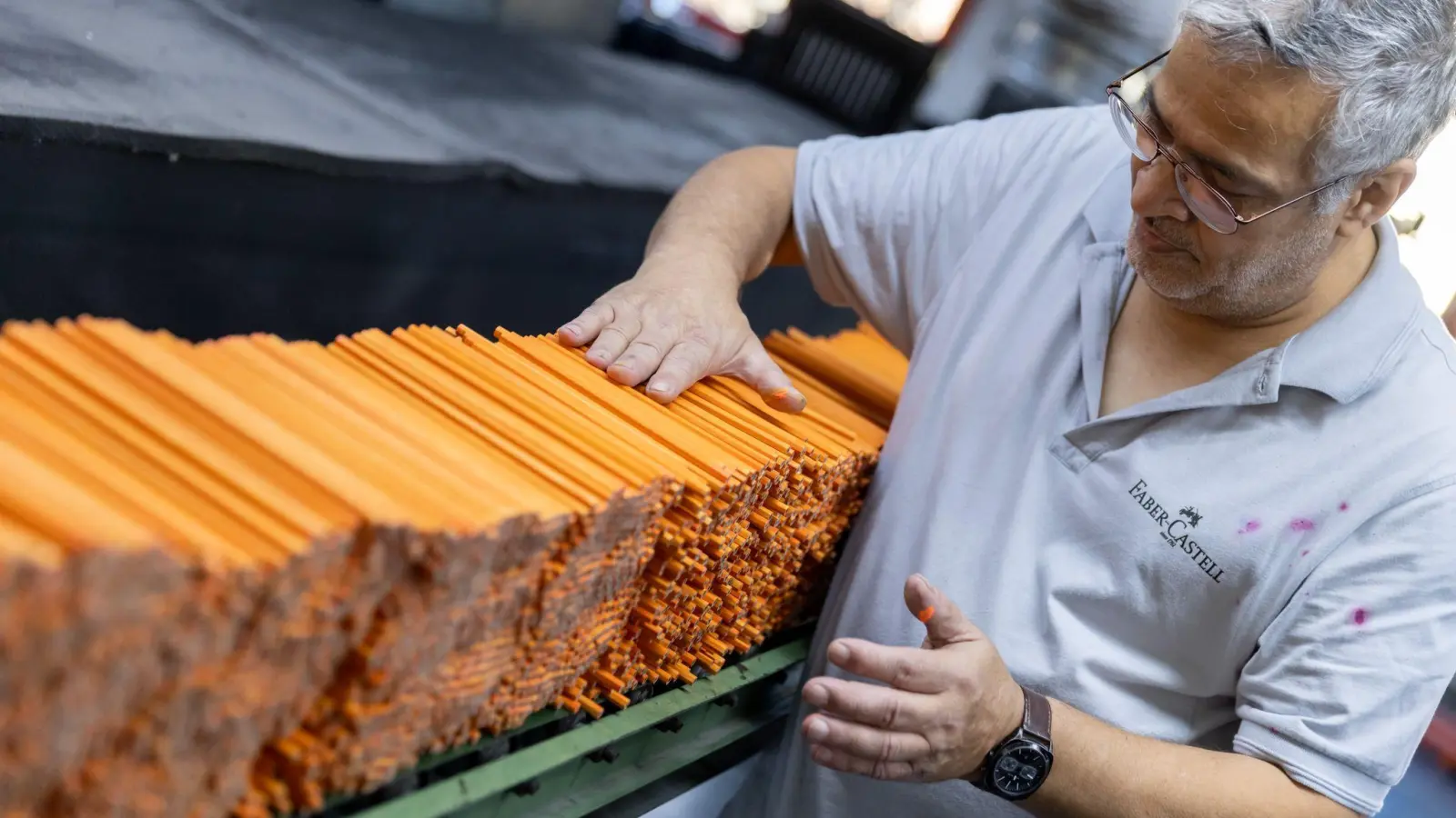 Der fränkische Schreibwarenhersteller Faber-Castell will 130 Stellen in Deutschland abbauen. (Archivbild) (Foto: Daniel Karmann/dpa)