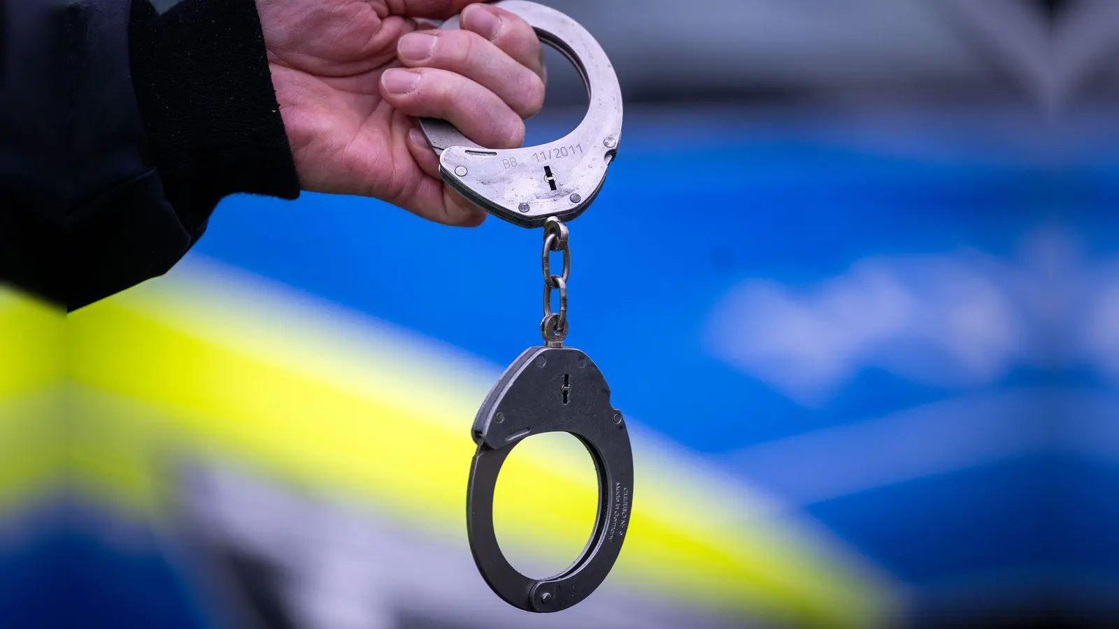 Der 23-Jährige soll einem Ermittlungsrichter vorgeführt werden. (Symbolbild) (Foto: Soeren Stache/dpa)