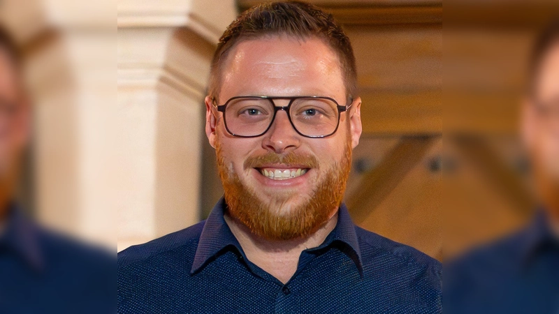 Gehört mit 34 Jahren zu den jüngsten Bürgermeistern im Landkreis: Neustadts Alexander Müller in Neustadt (Foto: Mirko Fryska)