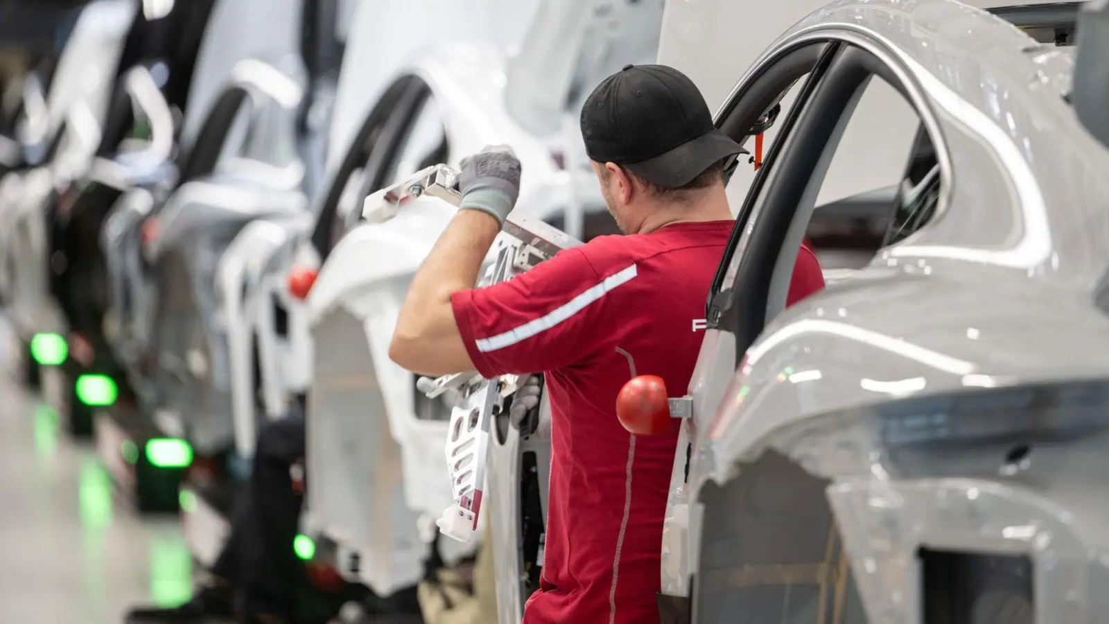 Führende Unternehmen der Automobilbranche möchten dem Vormarsch von Tech-Konzernen wie Google in der Automobilherstellung entgegentreten. (Archivbild) (Foto: Marijan Murat/dpa)