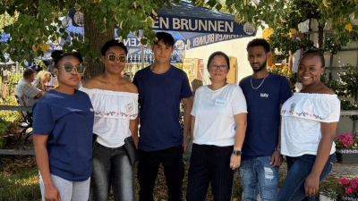 Das Team des Kommunbrauhauses im Fränkischen Freilandmuseum ist multikulturell aufgestellt.  (Foto: Josefine Mühlroth)