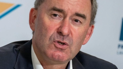 Hubert Aiwanger setzt auf mehr Freie-Wähler-Landräte. (Foto: Pia Bayer/dpa)