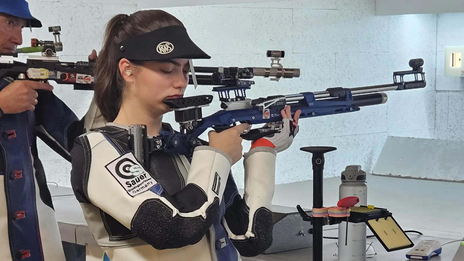 Konzentriert: Alyssa Ott holte Gold mit dem Luftgewehr bei den Juniorinnen (hier bei einem anderen Wettkampf). (Foto: Markus Retta)