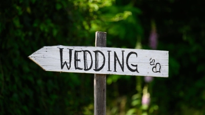 Spontan heiraten? Die evangelische Kirche macht das auch heuer wieder möglich. (Symbolbild) (Foto: Robert Michael/dpa)