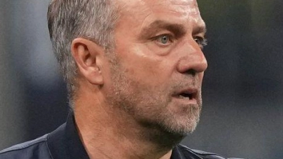 Bitterers Aus: Hansi Flick verpasst das Finale. (Foto: Antonio Calanni/AP/dpa)