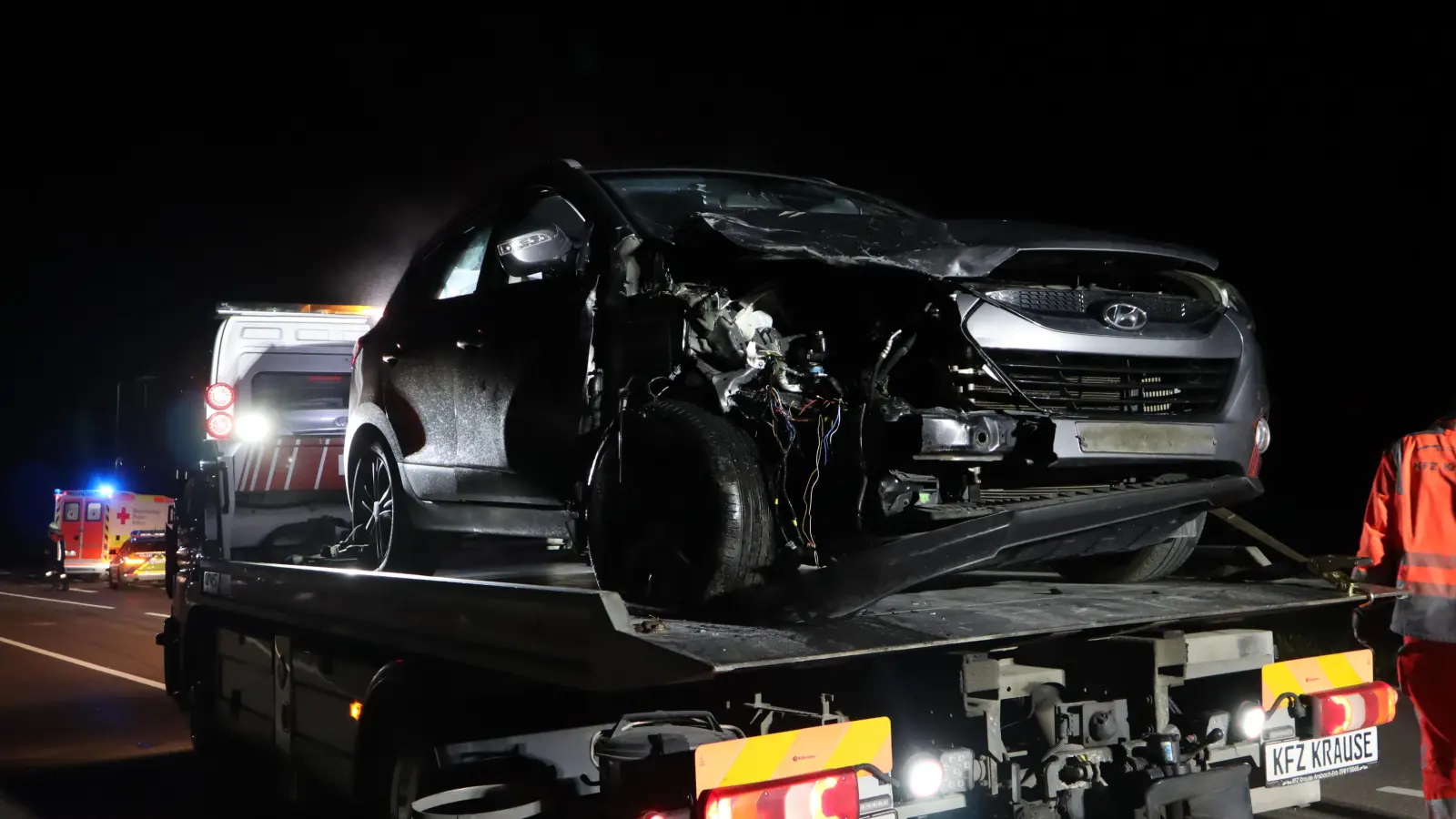 Auch das andere Auto war nicht mehr fahrfähig. (Foto: Gudrun Bayer)