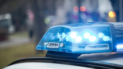 Mehrere Unfälle meldete die Polizei auf der A7 am Samstag. (Symbolbild) (Foto: Daniel Vogl/dpa)