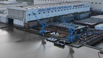 Die Auslastung der Meyer Werft in Papenburg soll mit dem Deal über gut zehn Jahre gesichert sein. (Foto: Lars Penning/dpa)